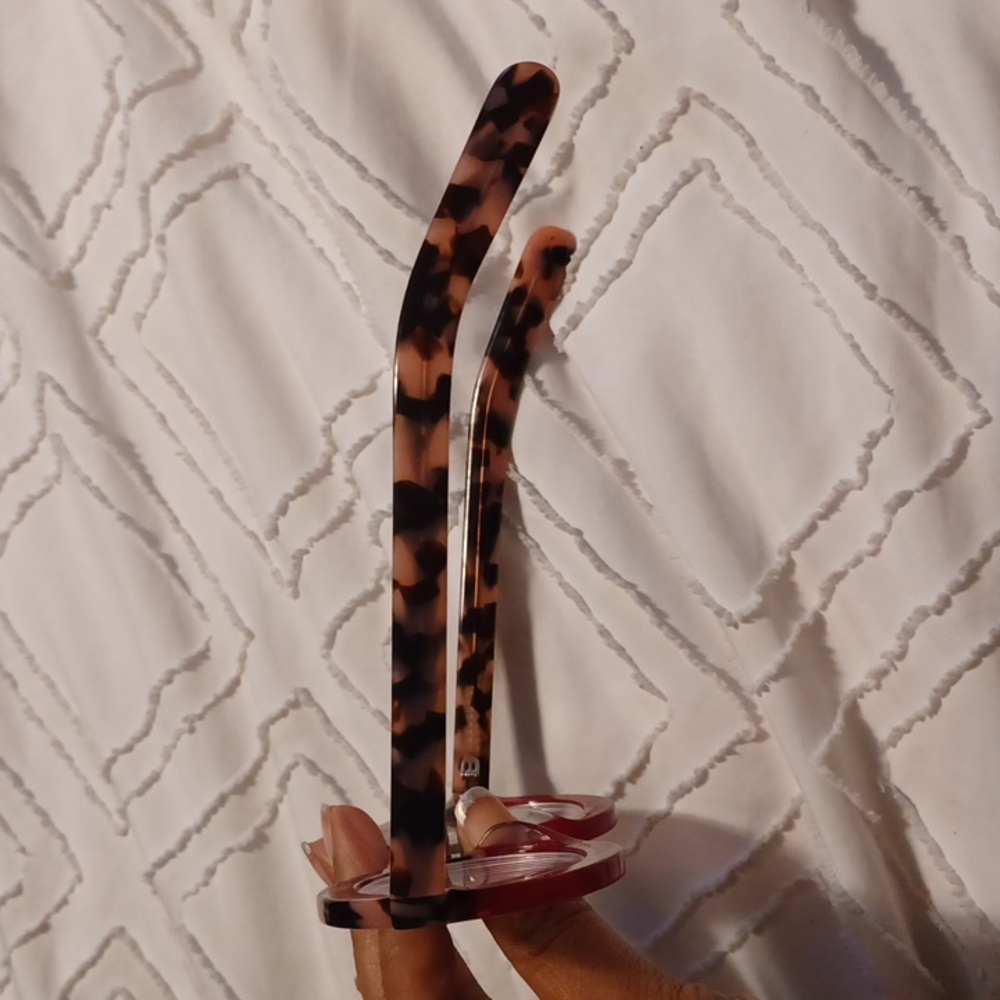 Glasses - Picture 2 of 2